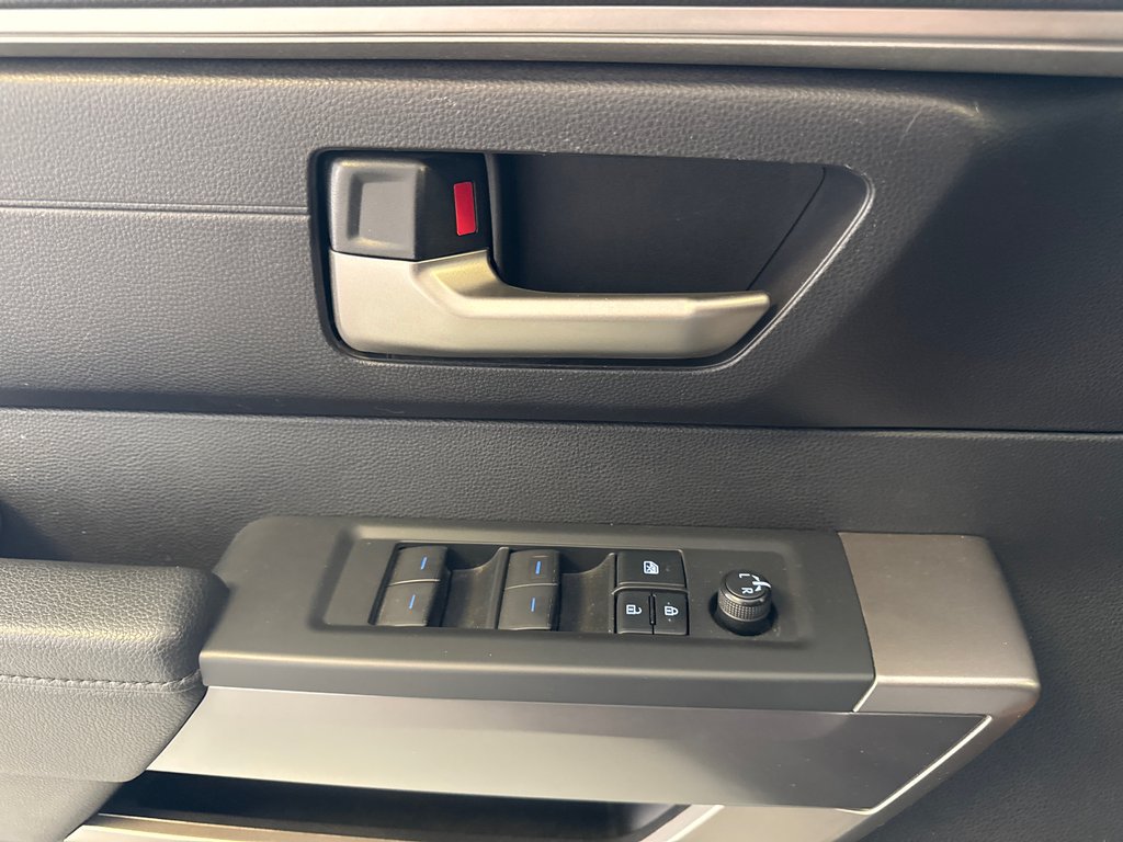 2022 Toyota Tundra SR5 TRD *TRÈS BEAU CAMION* in Richmond, Quebec - 30 - w1024h768px