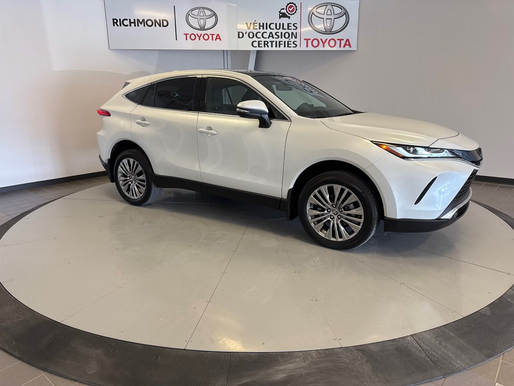 2024 Toyota Venza HYBRIDE LIMITED AWD *TRÈS BEAU VÉHICULE* in Richmond, Quebec - 11 - w1024h768px