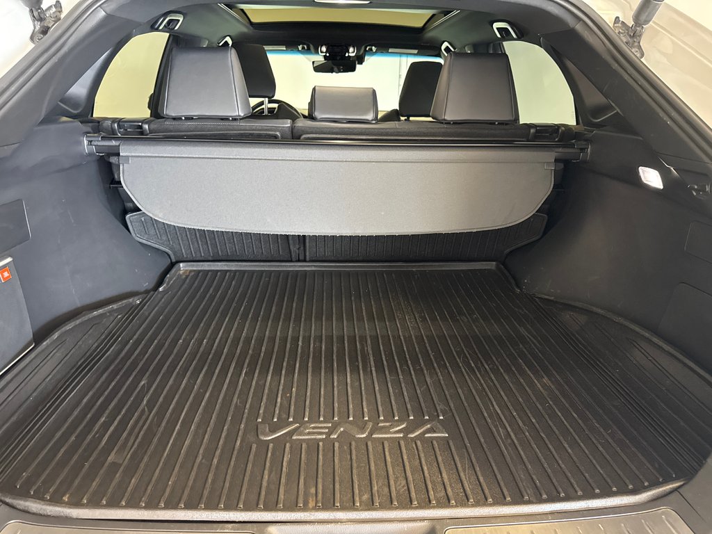 2024 Toyota Venza HYBRIDE LIMITED AWD *TRÈS BEAU VÉHICULE* in Richmond, Quebec - 18 - w1024h768px