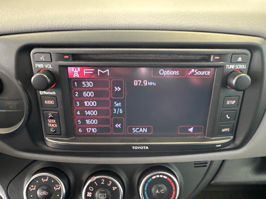 Toyota Yaris LE Gr:B  AUTOMATIQUE *SEULEMENT 49,500 KM* 2015 à Richmond, Québec - 16 - w1024h768px