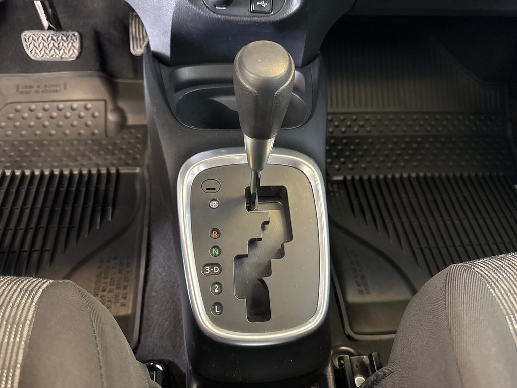 Toyota Yaris LE Gr:B  AUTOMATIQUE *SEULEMENT 49,500 KM* 2015 à Richmond, Québec - 25 - w1024h768px