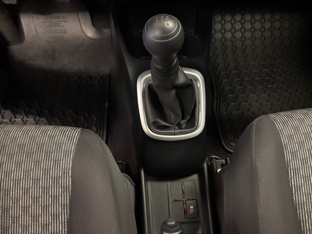 Toyota Yaris LE GROUPE ÉLECTRIQUE +BAS KILOMÉTRAGE 2017 à Richmond, Québec - 24 - w1024h768px