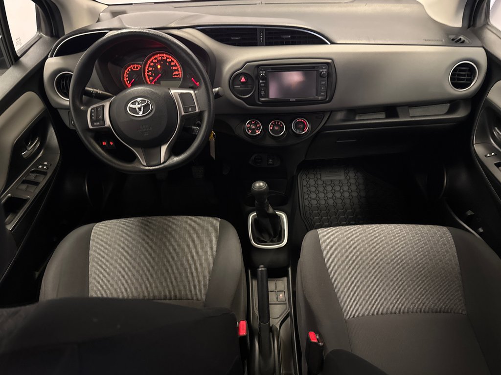 Toyota Yaris LE GROUPE ÉLECTRIQUE +BAS KILOMÉTRAGE 2017 à Richmond, Québec - 14 - w1024h768px