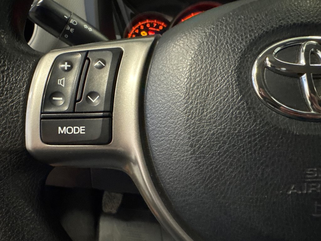 Toyota Yaris LE GROUPE ÉLECTRIQUE +BAS KILOMÉTRAGE 2017 à Richmond, Québec - 25 - w1024h768px