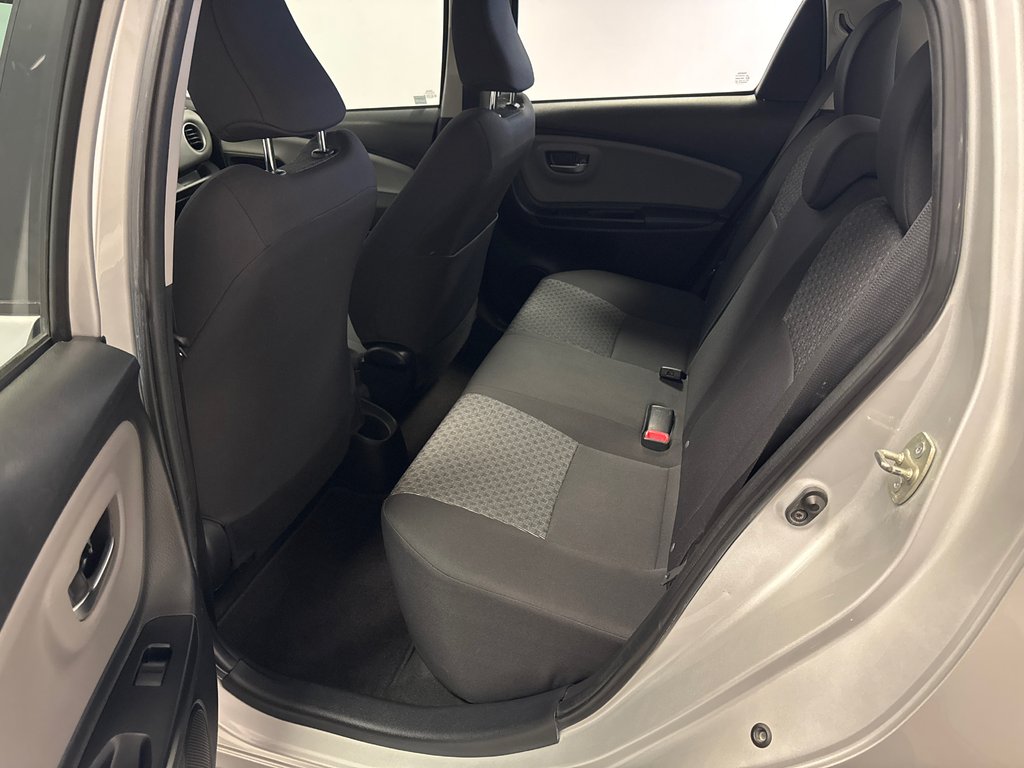 Toyota Yaris LE GROUPE ÉLECTRIQUE +BAS KILOMÉTRAGE 2017 à Richmond, Québec - 16 - w1024h768px