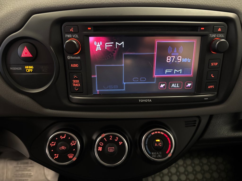 Toyota Yaris LE GROUPE ÉLECTRIQUE +BAS KILOMÉTRAGE 2017 à Richmond, Québec - 21 - w1024h768px