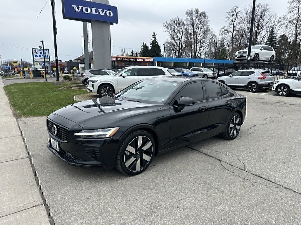 2025 Volvo S60 Plug-In Hybrid Ultra Dark Theme-1