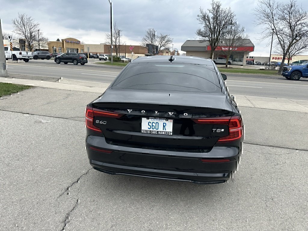 2025 Volvo S60 Plug-In Hybrid Ultra Dark Theme-7