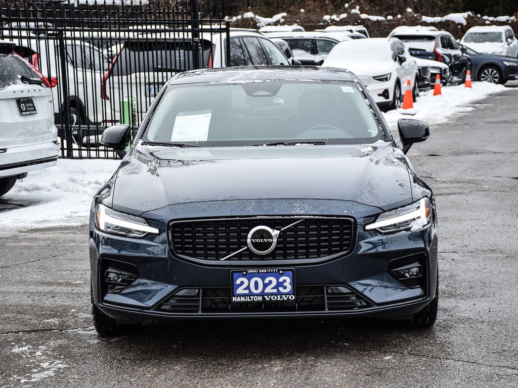 2023 Volvo S60 Core Dark Theme-4