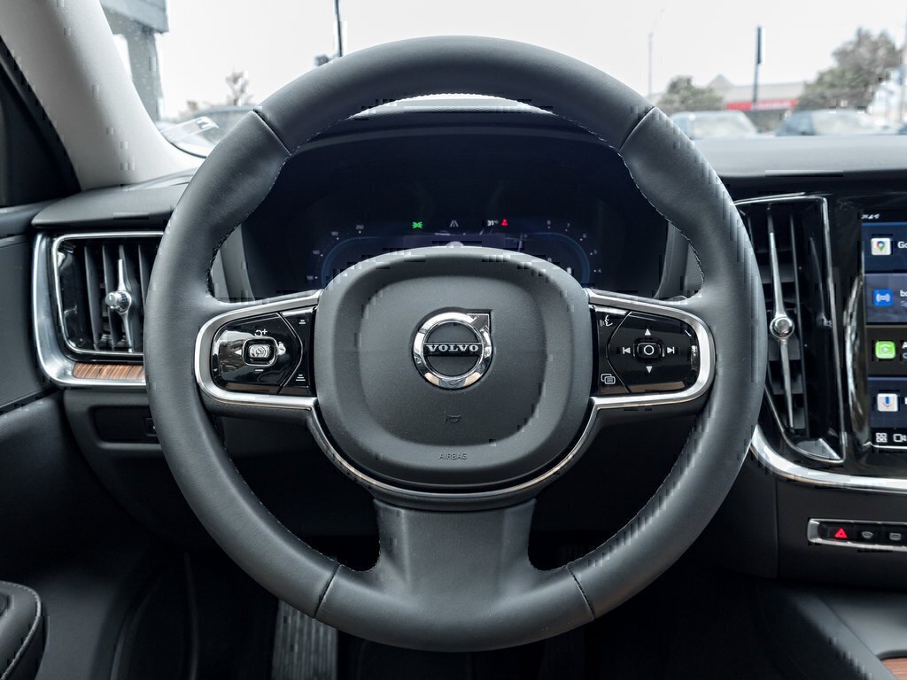 2024 Volvo S60 Plus Dark Theme-7