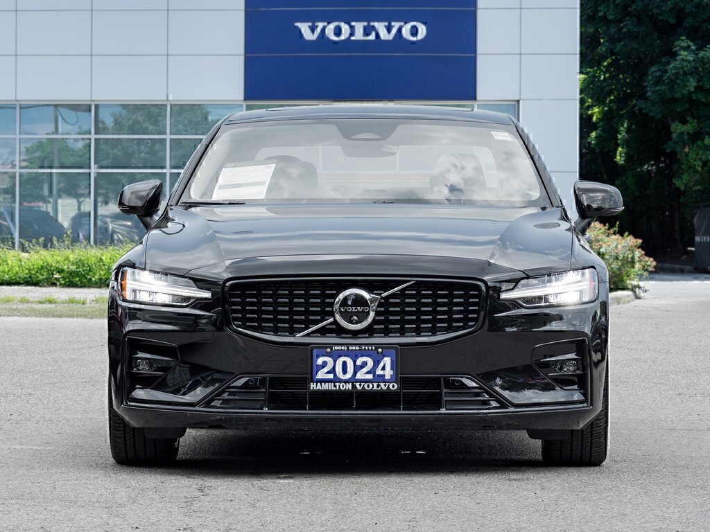 2024 Volvo S60 Plus Dark Theme-1