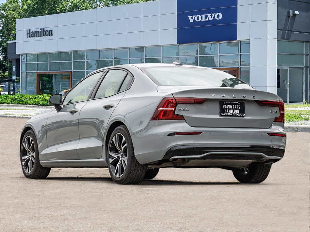 2024 Volvo S60 Core Dark Theme-4