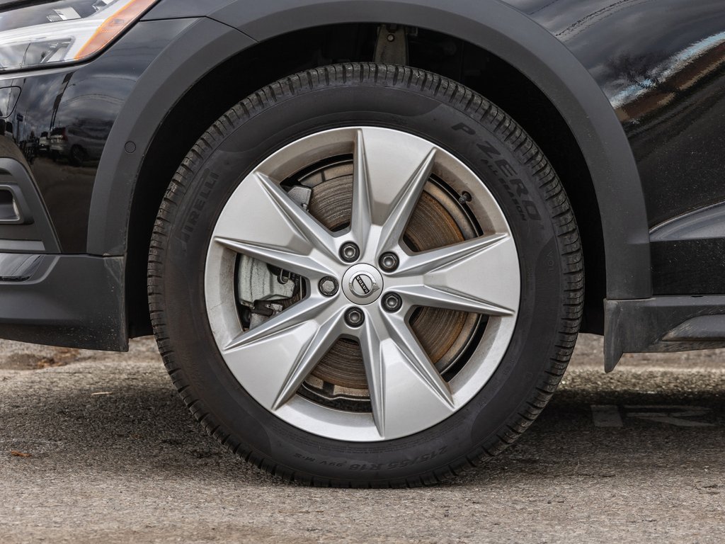 2025 Volvo V60 Cross Country Core-3