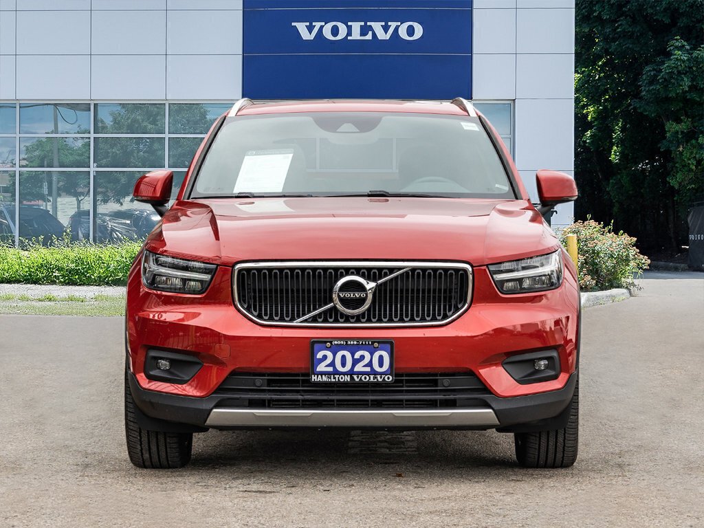2020 Volvo XC40 Momentum-1