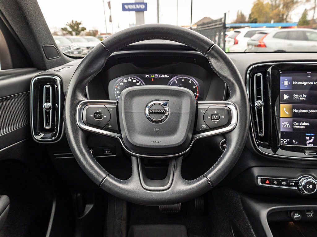 2020 Volvo XC40 Momentum-7