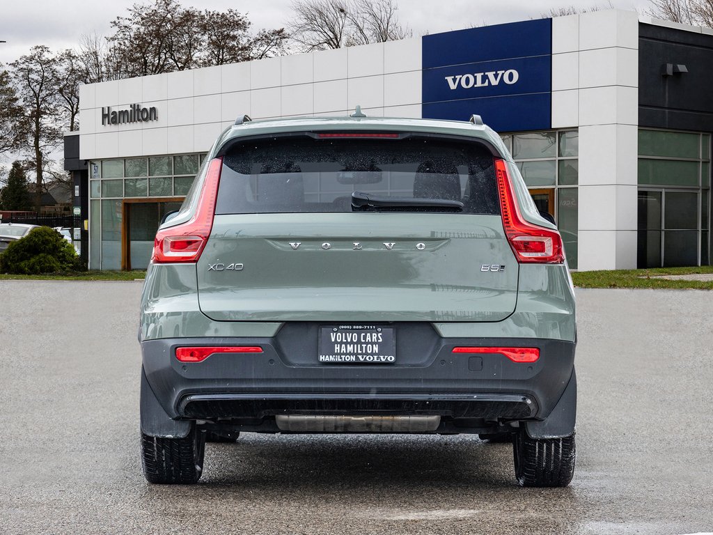 2025 Volvo XC40 Plus Dark Theme-5
