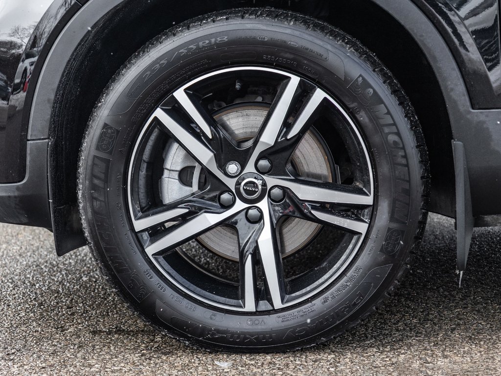 2025 Volvo XC40 Core Bright Theme-3