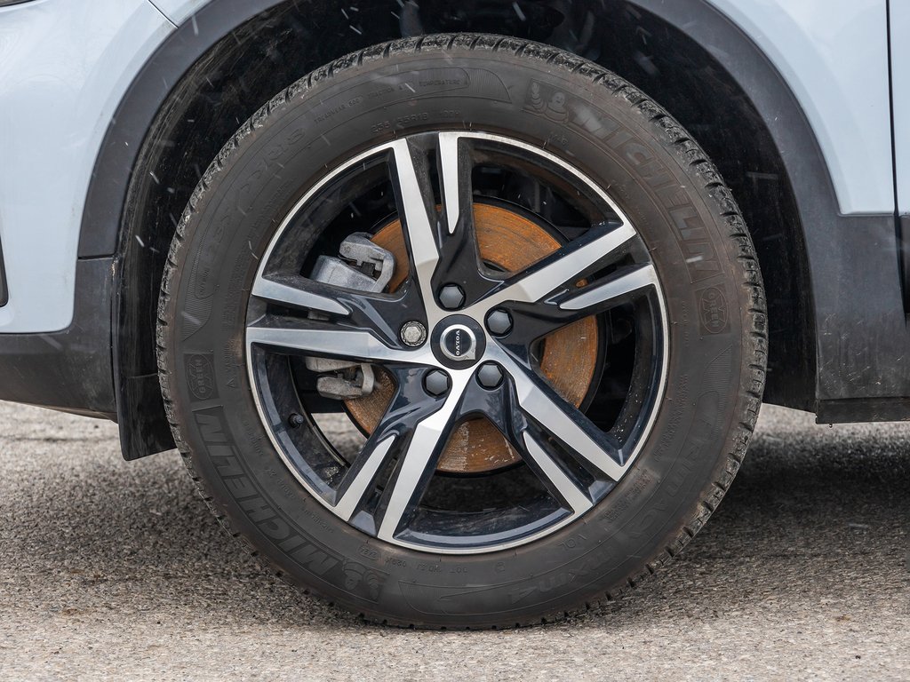 2025 Volvo XC40 Core Bright Theme-3