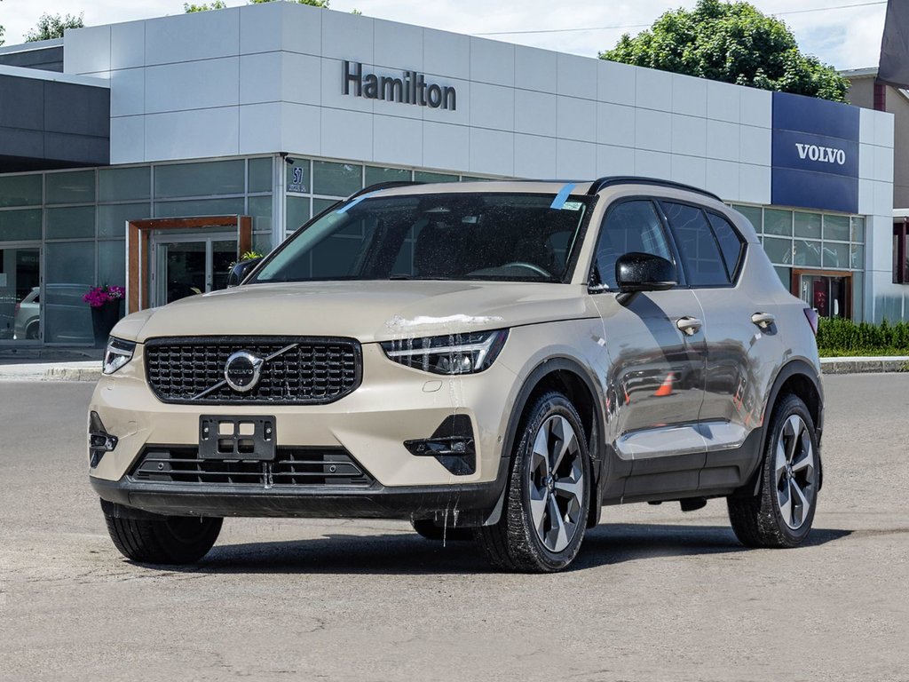2025 Volvo XC40 Plus Dark Theme-0