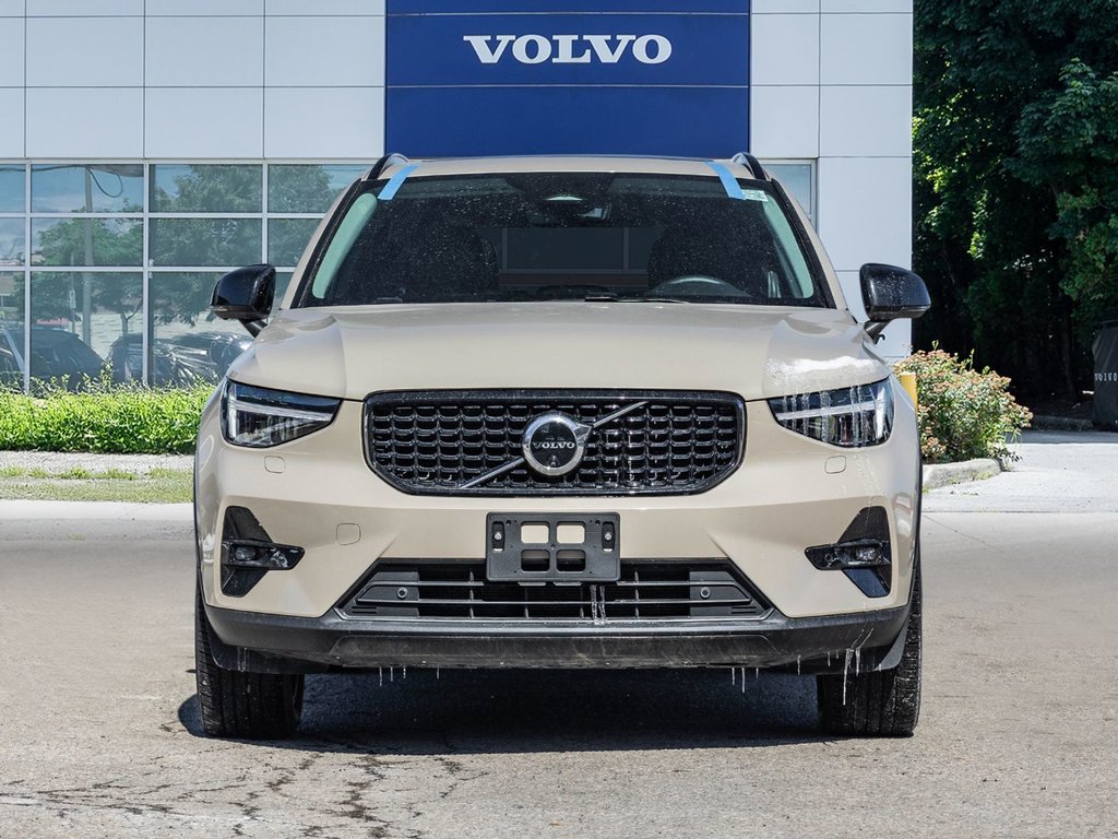 2025 Volvo XC40 Plus Dark Theme-1