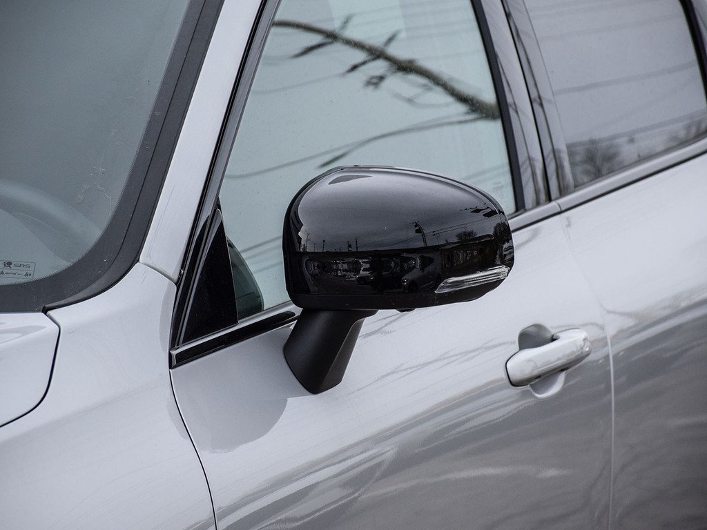 2025 Volvo XC60 Plus Dark Theme-2