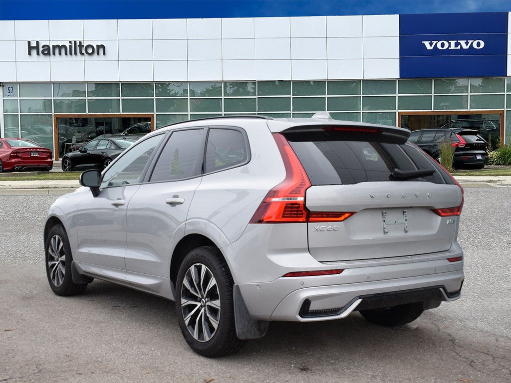 2025 Volvo XC60 Plus Dark Theme-5