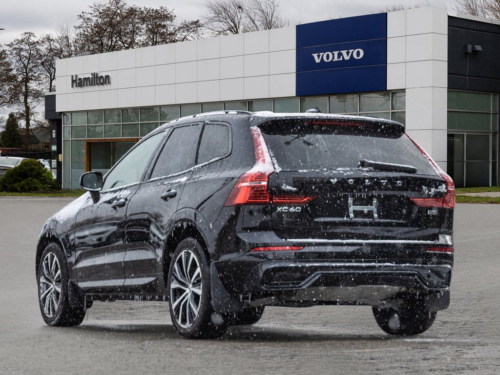 2025 Volvo XC60 Plus Dark Theme-4