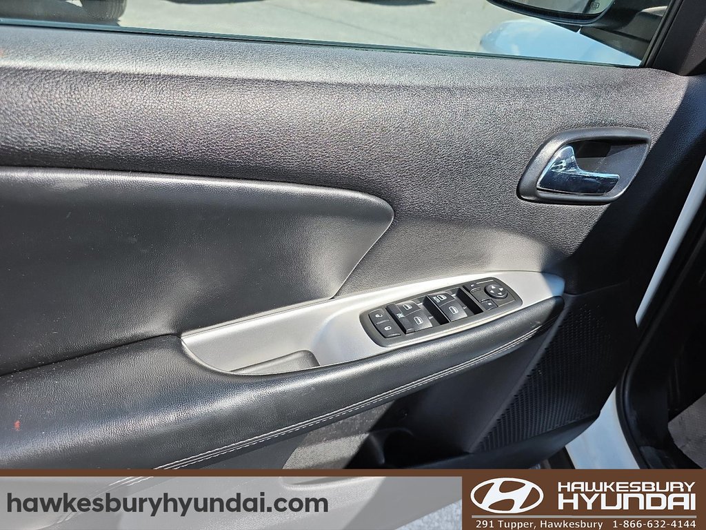Dodge Journey Canada Value Pkg 2015 à Hawkesbury, Ontario - 12 - w1024h768px