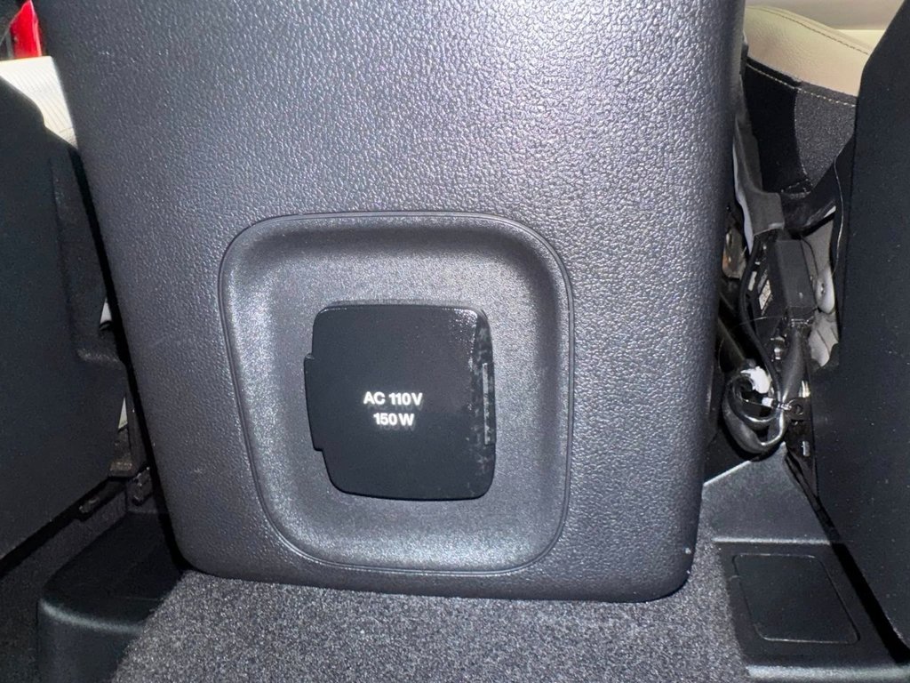 2020 Ford Escape Titanium Hybrid in Hawkesbury, Ontario - 16 - w1024h768px