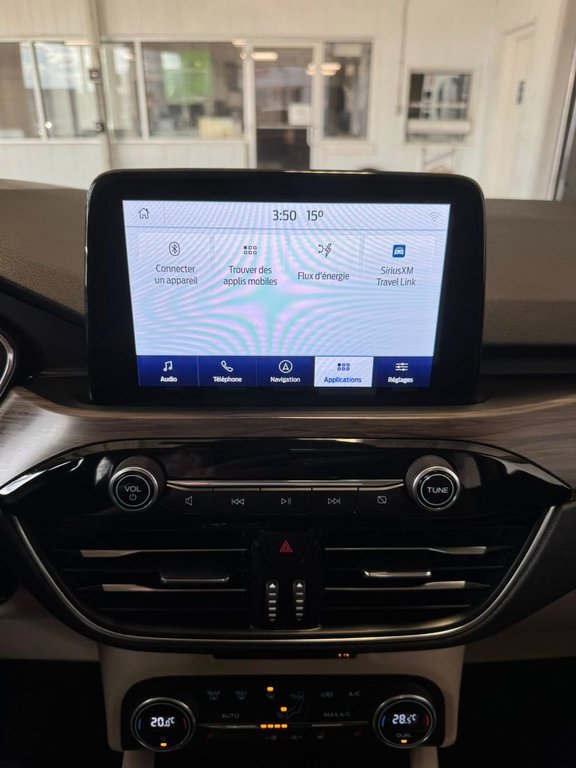 2020 Ford Escape Titanium Hybrid in Hawkesbury, Ontario - 25 - w1024h768px