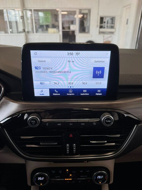 2020 Ford Escape Titanium Hybrid in Hawkesbury, Ontario - 28 - w1024h768px