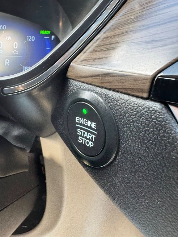 2020 Ford Escape Titanium Hybrid in Hawkesbury, Ontario - 32 - w1024h768px