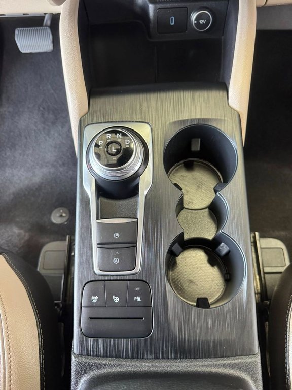 2020 Ford Escape Titanium Hybrid in Hawkesbury, Ontario - 20 - w1024h768px