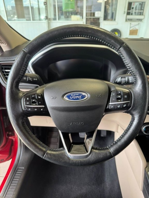 2020 Ford Escape Titanium Hybrid in Hawkesbury, Ontario - 29 - w1024h768px