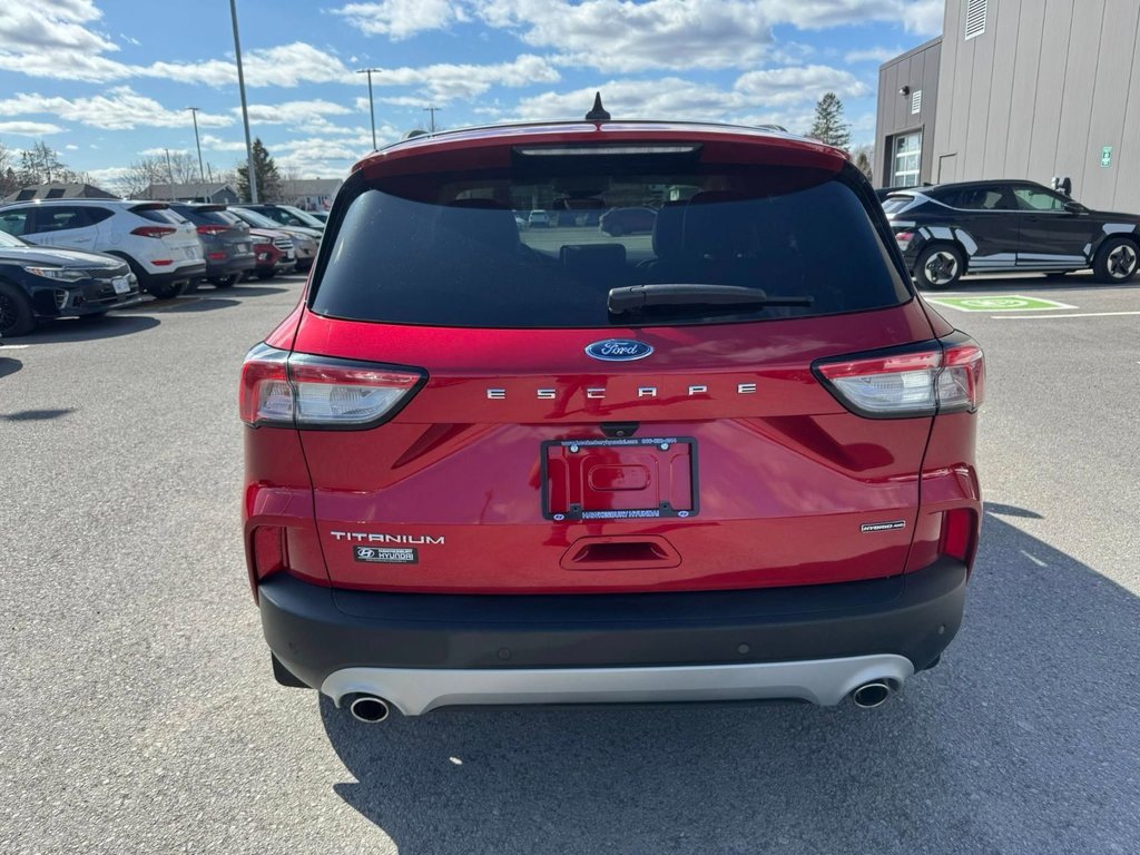 2020 Ford Escape Titanium Hybrid in Hawkesbury, Ontario - 8 - w1024h768px