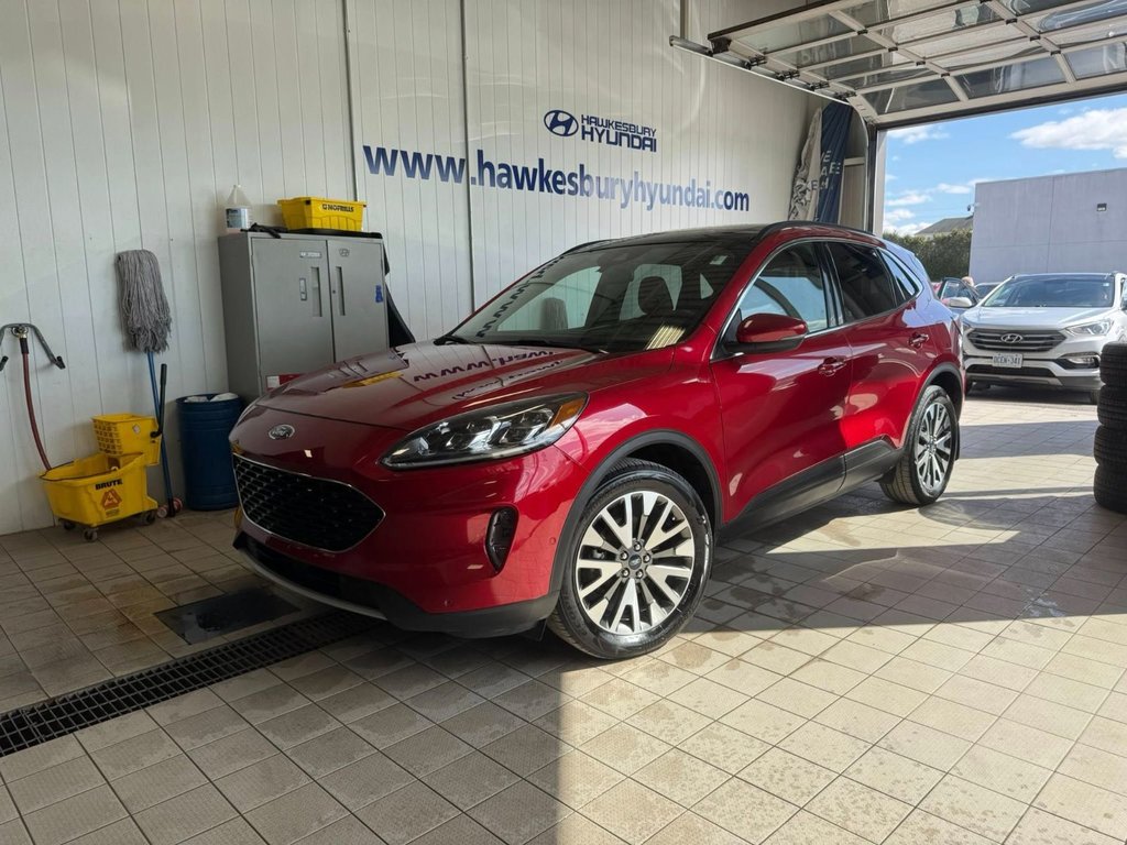 2020 Ford Escape Titanium Hybrid in Hawkesbury, Ontario - 1 - w1024h768px