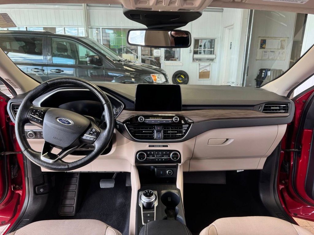 2020 Ford Escape Titanium Hybrid in Hawkesbury, Ontario - 19 - w1024h768px