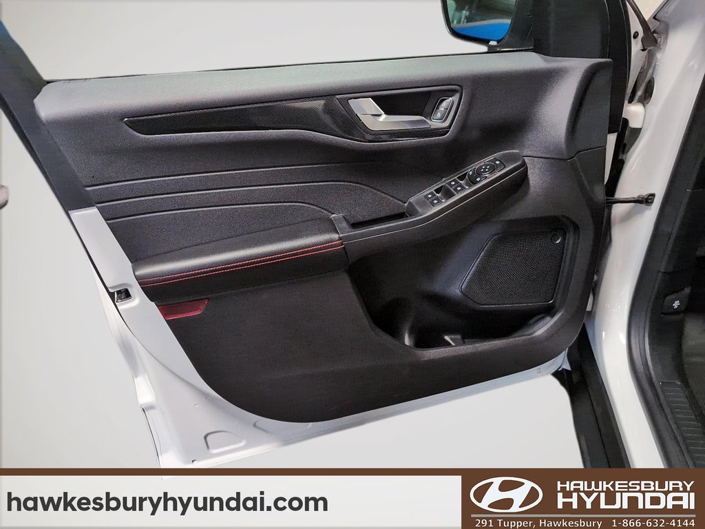 2023 Ford Escape ST-Line in Hawkesbury, Ontario - 10 - w1024h768px