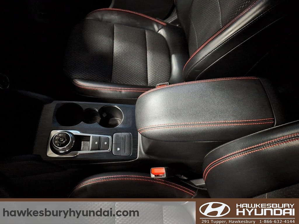 2023 Ford Escape ST-Line in Hawkesbury, Ontario - 9 - w1024h768px