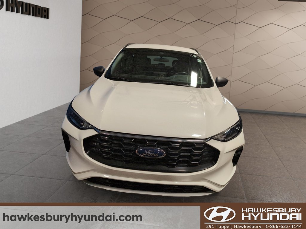 2023 Ford Escape ST-Line in Hawkesbury, Ontario - 2 - w1024h768px