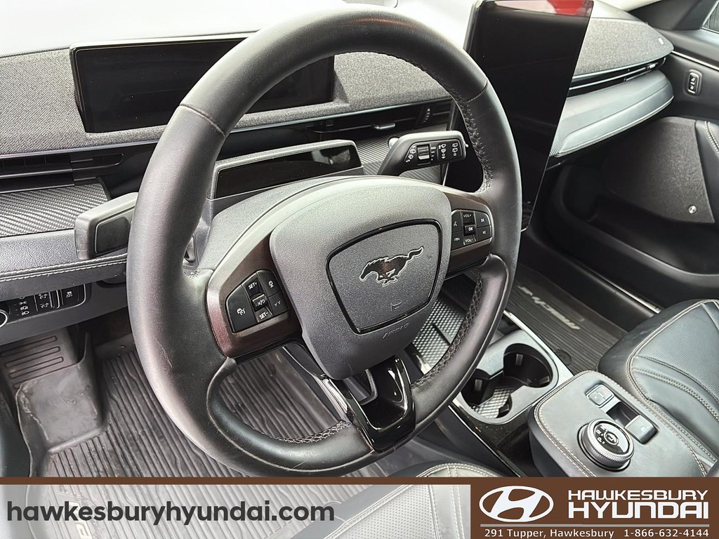 2023 Ford Mustang Mach-E Premium in Hawkesbury, Ontario - 12 - w1024h768px