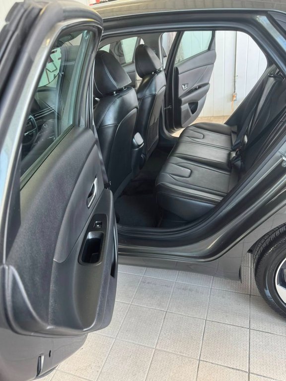 2023 Hyundai Elantra Hybrid Luxury in Hawkesbury, Ontario - 17 - w1024h768px