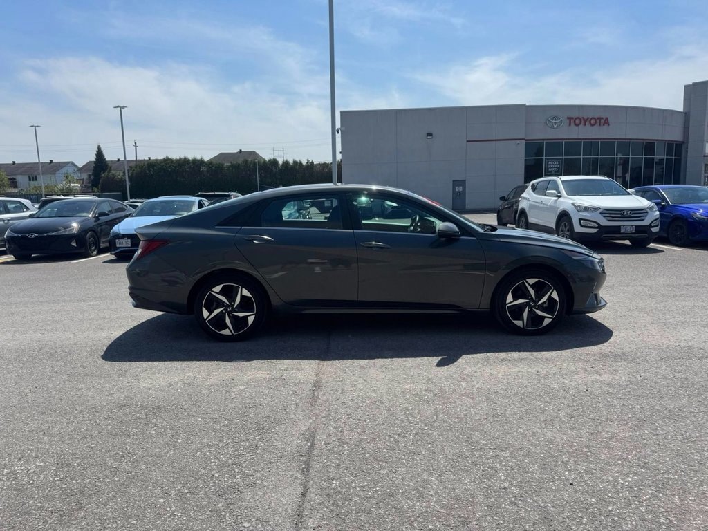2023 Hyundai Elantra Hybrid Luxury in Hawkesbury, Ontario - 11 - w1024h768px