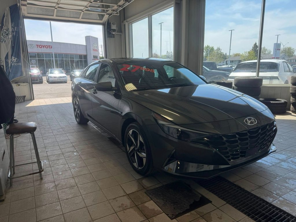 2023 Hyundai Elantra Hybrid Luxury in Hawkesbury, Ontario - 9 - w1024h768px