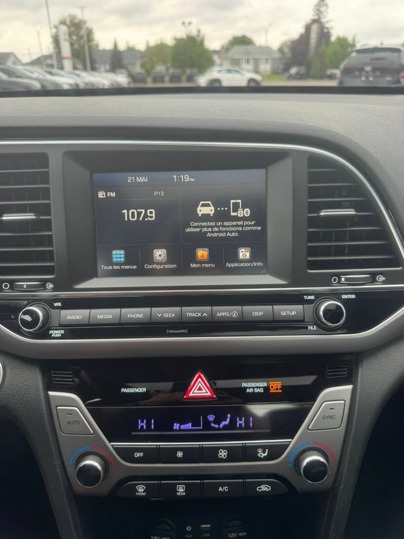 2017 Hyundai Elantra GLS in Hawkesbury, Ontario - 14 - w1024h768px