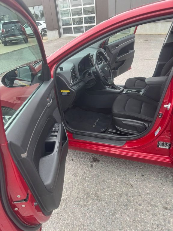 2017 Hyundai Elantra GLS in Hawkesbury, Ontario - 7 - w1024h768px