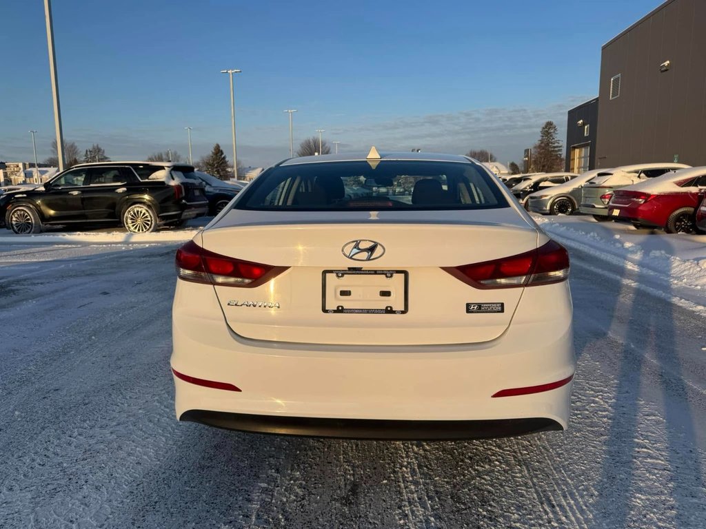 2018 Hyundai Elantra GL in Hawkesbury, Ontario - 11 - w1024h768px