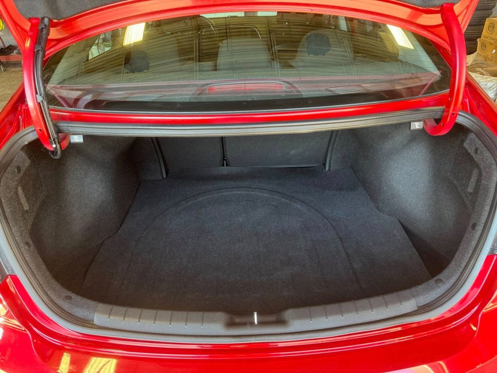 2020 Hyundai Elantra Preferred in Hawkesbury, Ontario - 27 - w1024h768px