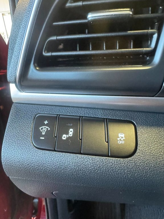2020 Hyundai Elantra Preferred in Hawkesbury, Ontario - 26 - w1024h768px
