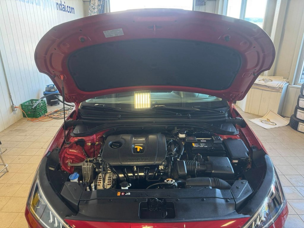 2020 Hyundai Elantra Preferred in Hawkesbury, Ontario - 16 - w1024h768px